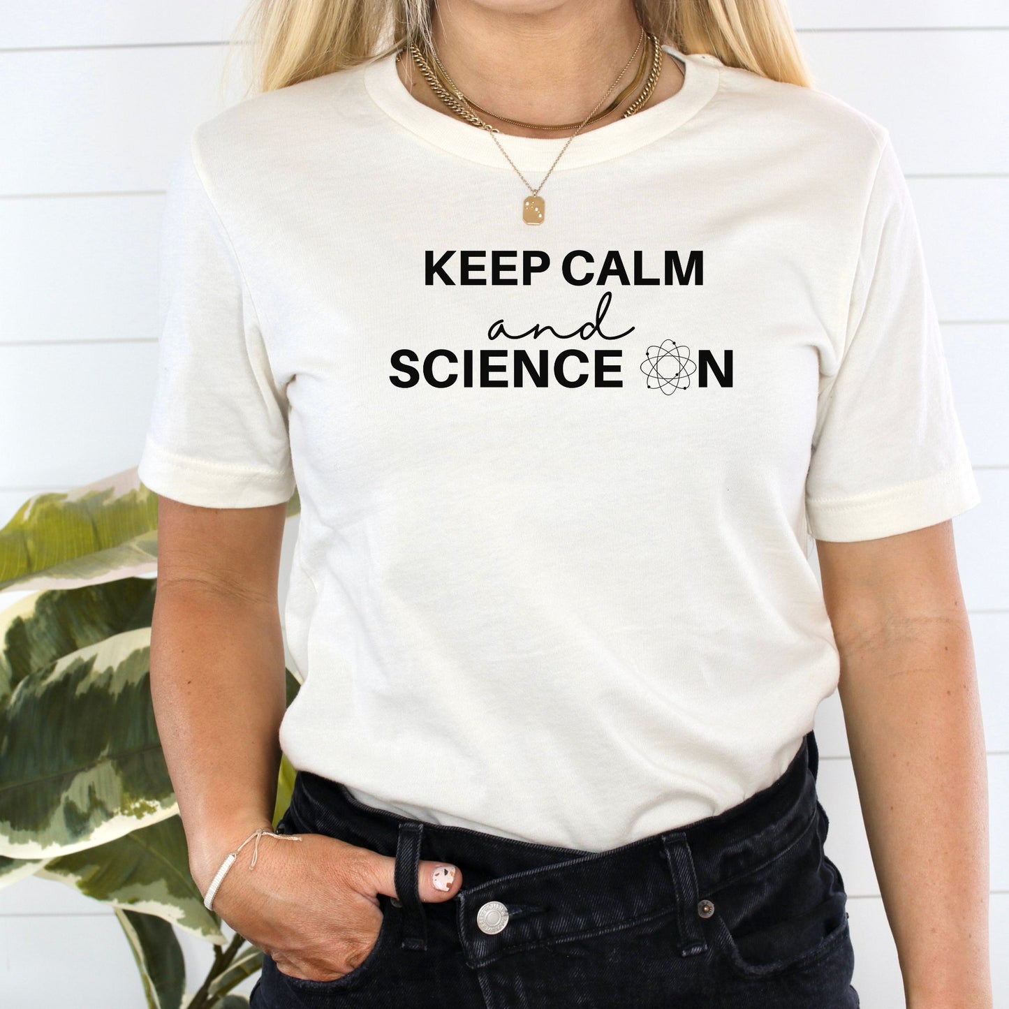 Keep Calm and Science ⚛N 👨‍🔬 Adult Graphic Tee